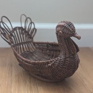Turkey chicken rooster bird wicker basket